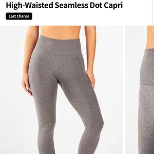 Fabletics High-waisted Seamless Dot Capri Leggings | size M